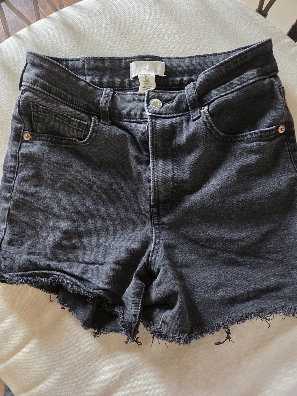 5 For 25💥H&M Black Frayed Hem Denim Shorts